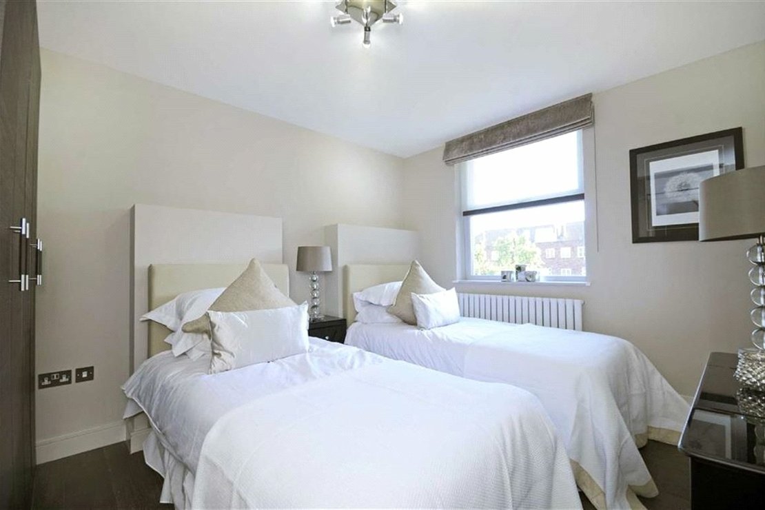 3 bedroom Flat,Newhome to rent in Boydell Court-view8