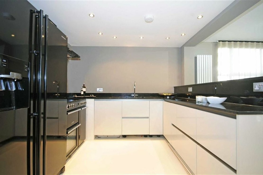 3 bedroom Flat,Newhome to rent in Boydell Court-view3