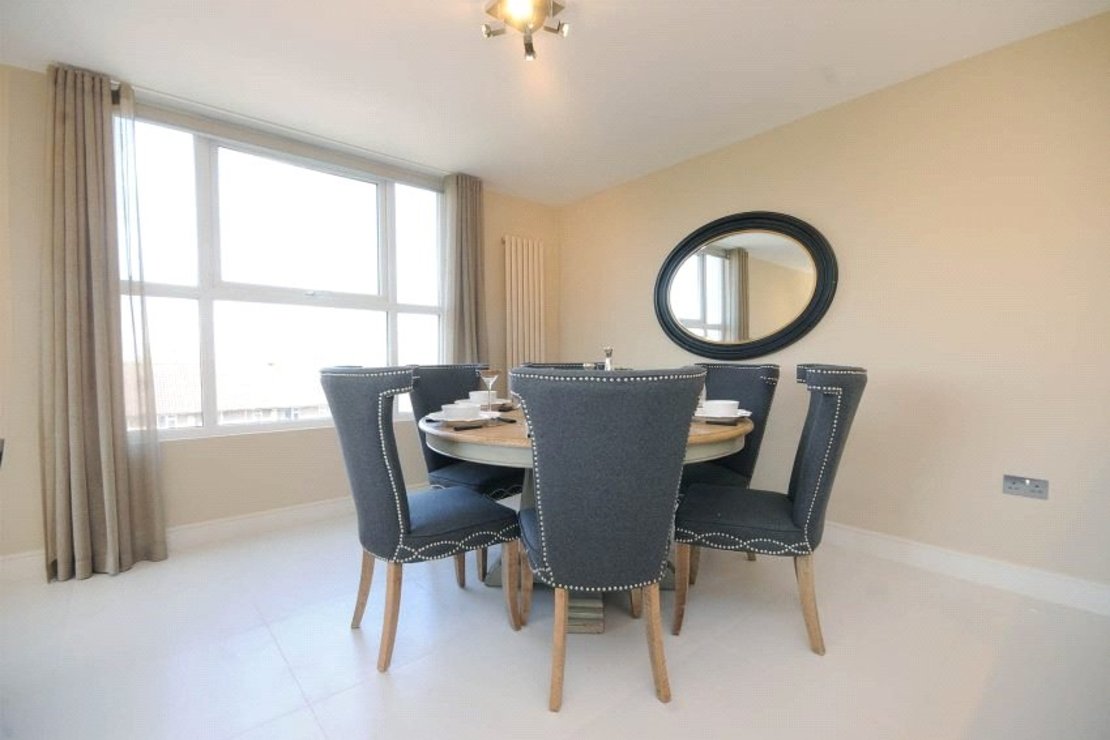3 bedroom Flat to rent in Boydell Court-view3