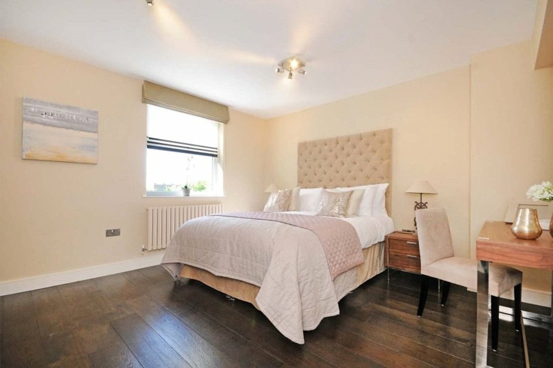 3 bedroom Flat to rent in Boydell Court-view4