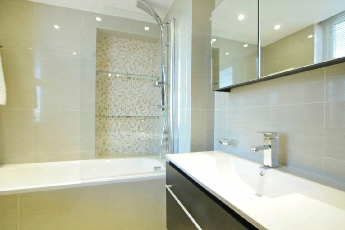 3 bedroom Flat to rent in Boydell Court-view8