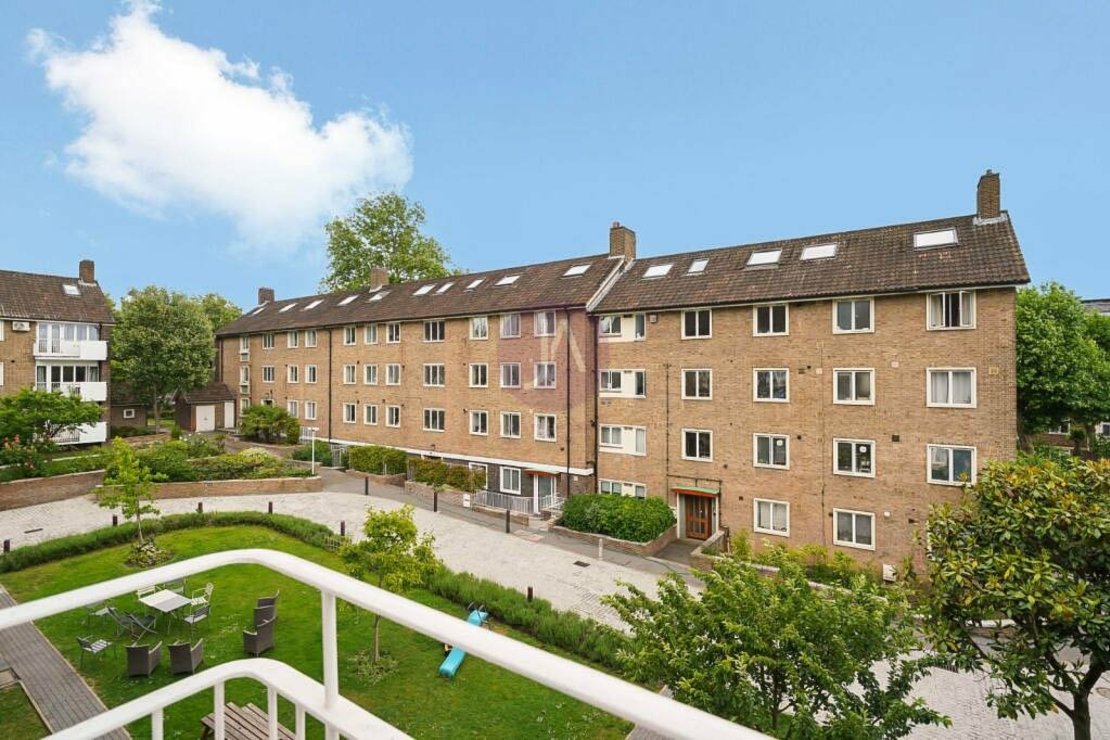 3 bedroom Flat to rent in Bradman House-view16