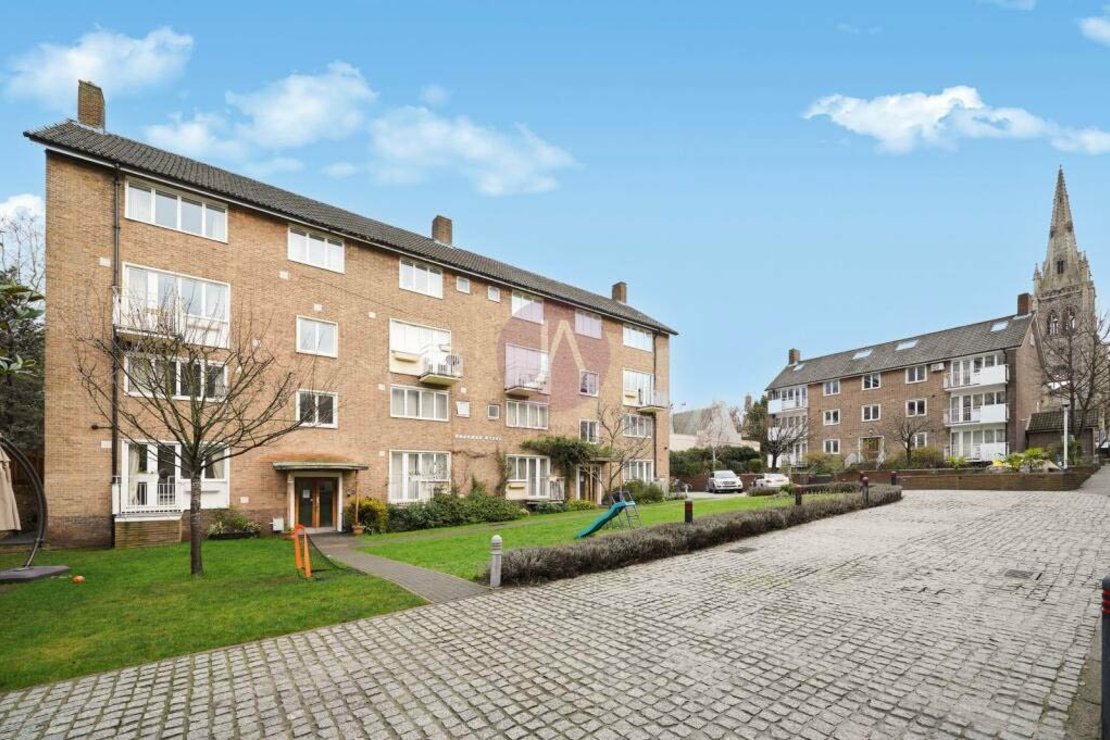 2 bedroom Flat to rent in Bradman House-view14