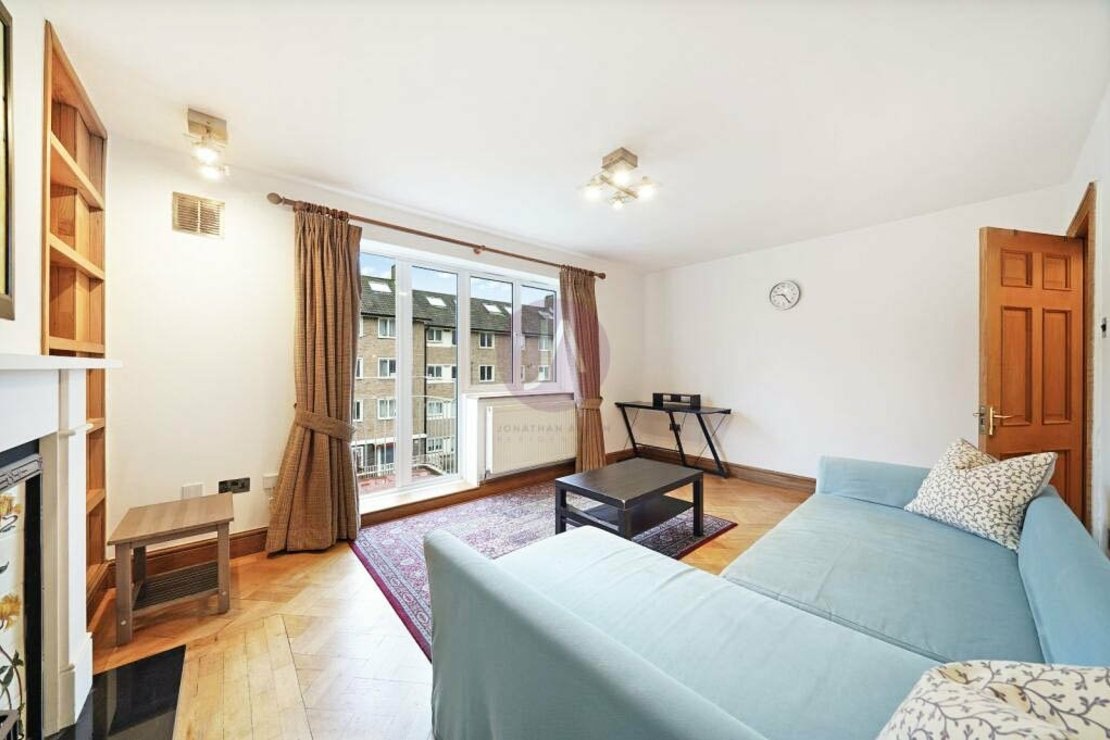 2 bedroom Flat to rent in Bradman House-view3