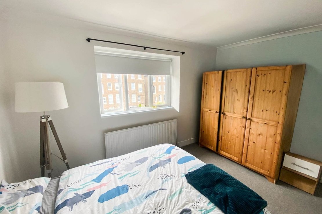 3 bedroom Flat to rent in Brondesbury Road-view4