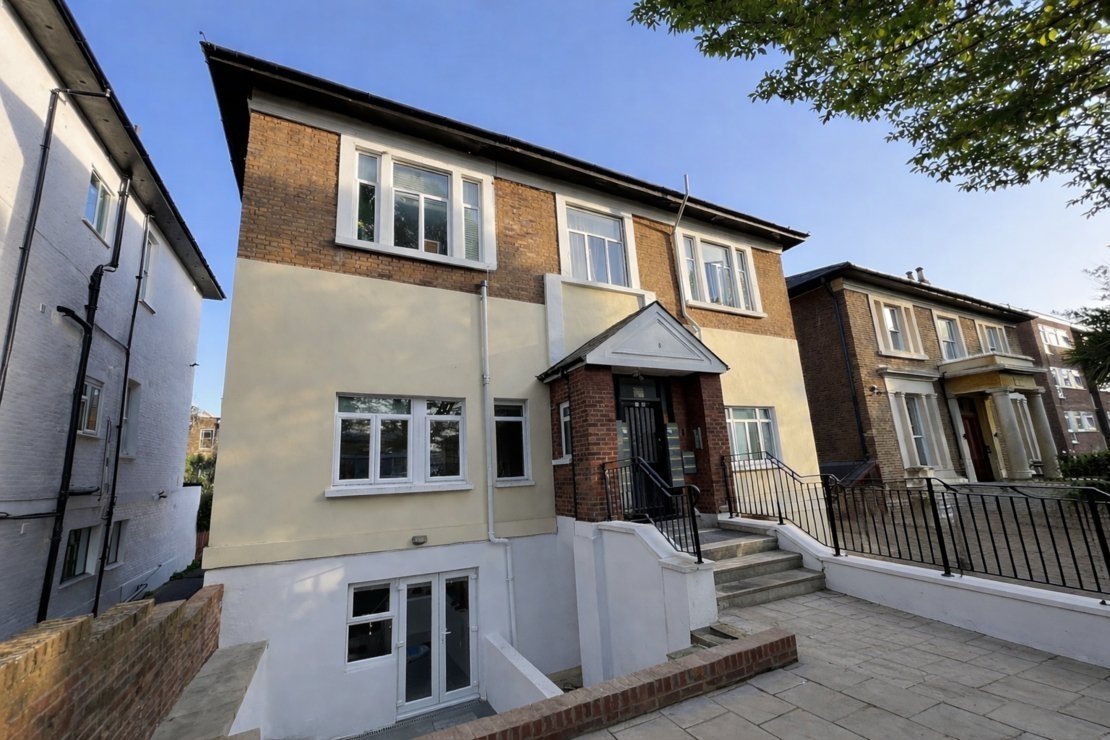 3 bedroom Flat to rent in Brondesbury Road-view9