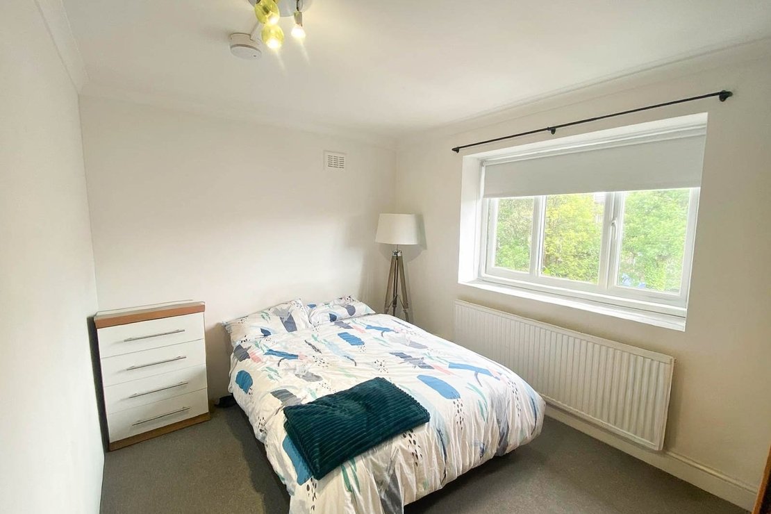 3 bedroom Flat to rent in Brondesbury Road-view5