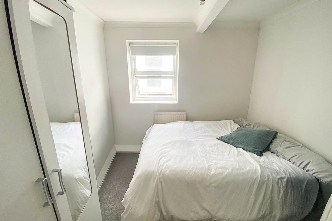 3 bedroom Flat to rent in Brondesbury Road-view6