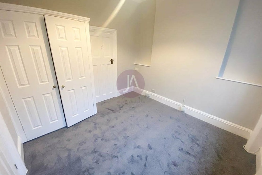 1 bedroom Flat to rent in Burgess Hill-view7
