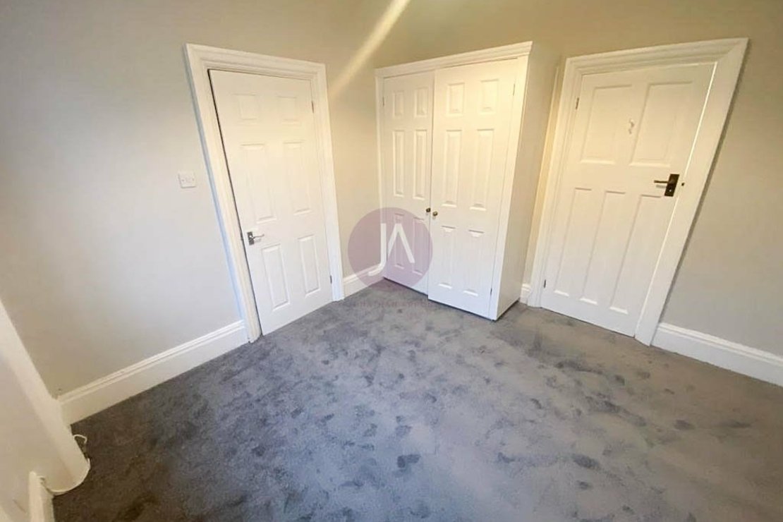 1 bedroom Flat to rent in Burgess Hill-view9
