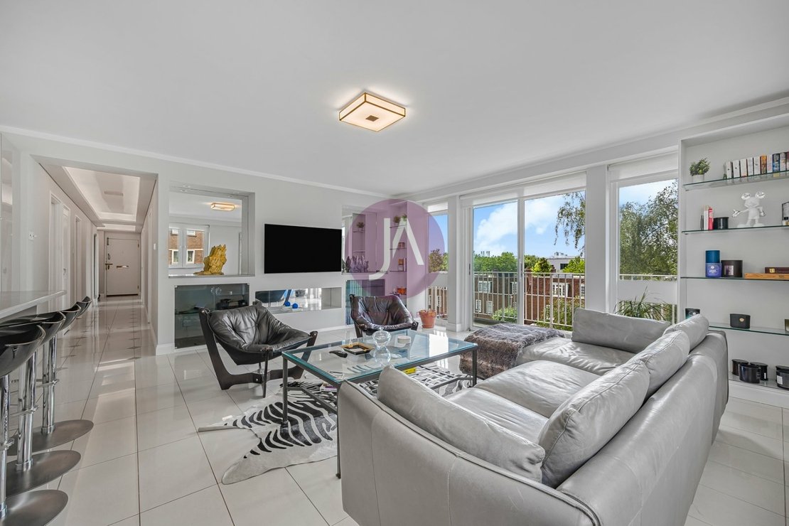 3 bedroom Flat to rent in Buttermere Court-view5