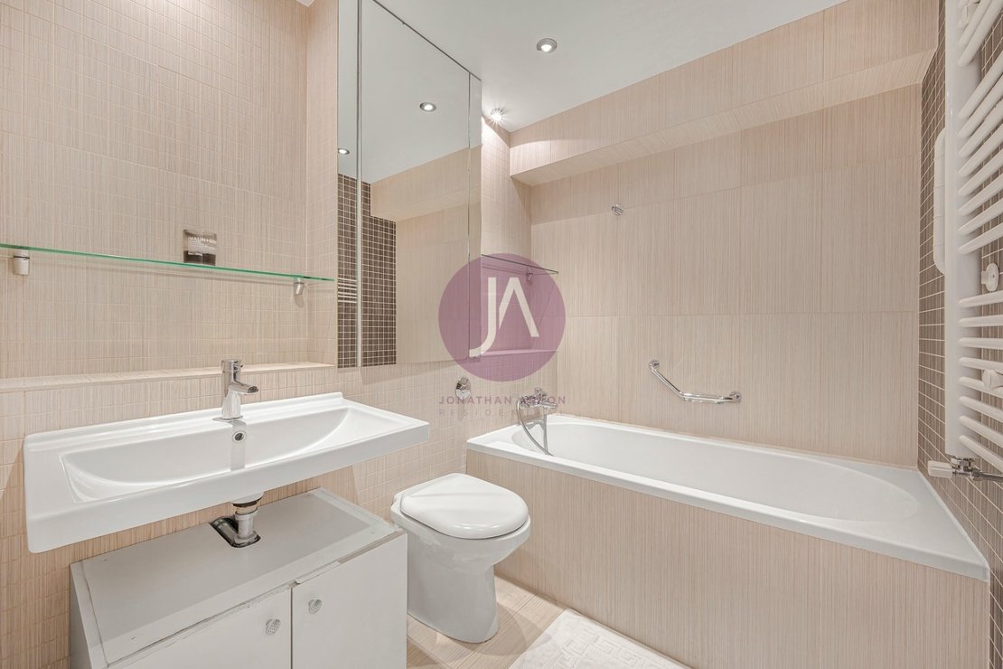 3 bedroom Flat to rent in Buttermere Court-view13