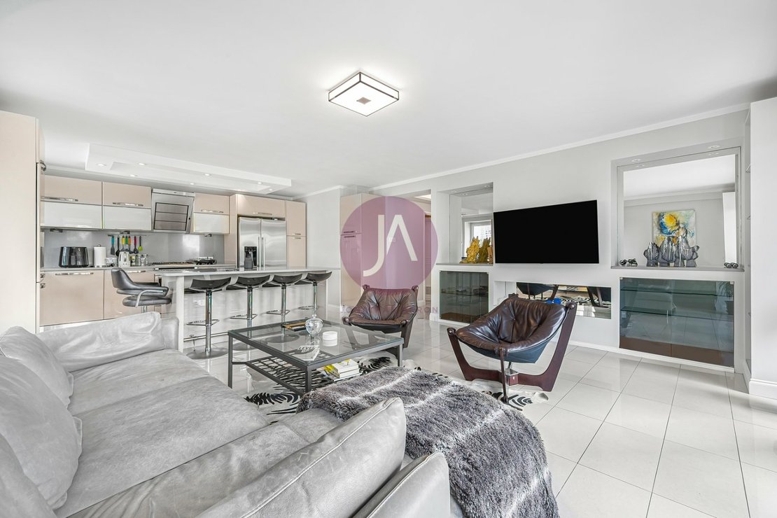 3 bedroom Flat to rent in Buttermere Court-view3