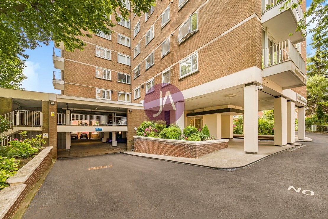 3 bedroom Flat to rent in Buttermere Court-view15