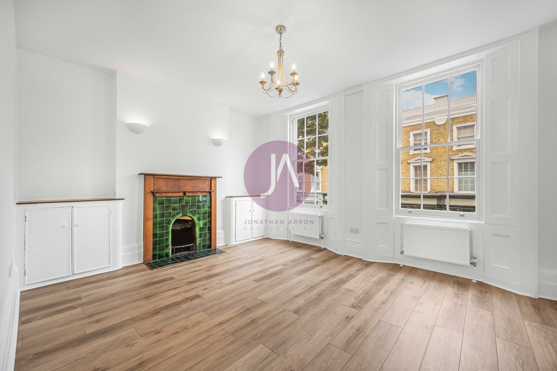 2 bedroom Flat to rent in Caledonian Road-view1