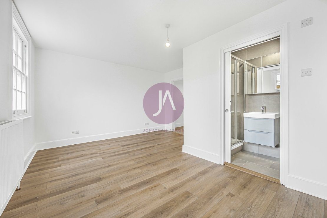 2 bedroom Flat to rent in Caledonian Road-view7