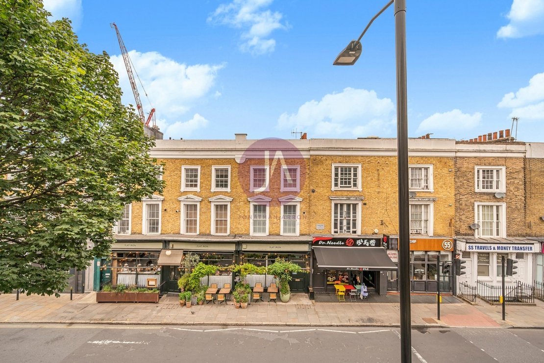 2 bedroom Flat to rent in Caledonian Road-view12