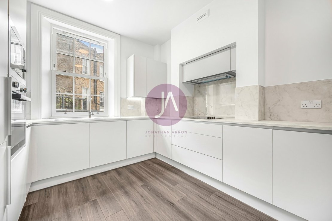 2 bedroom Flat to rent in Caledonian Road-view2