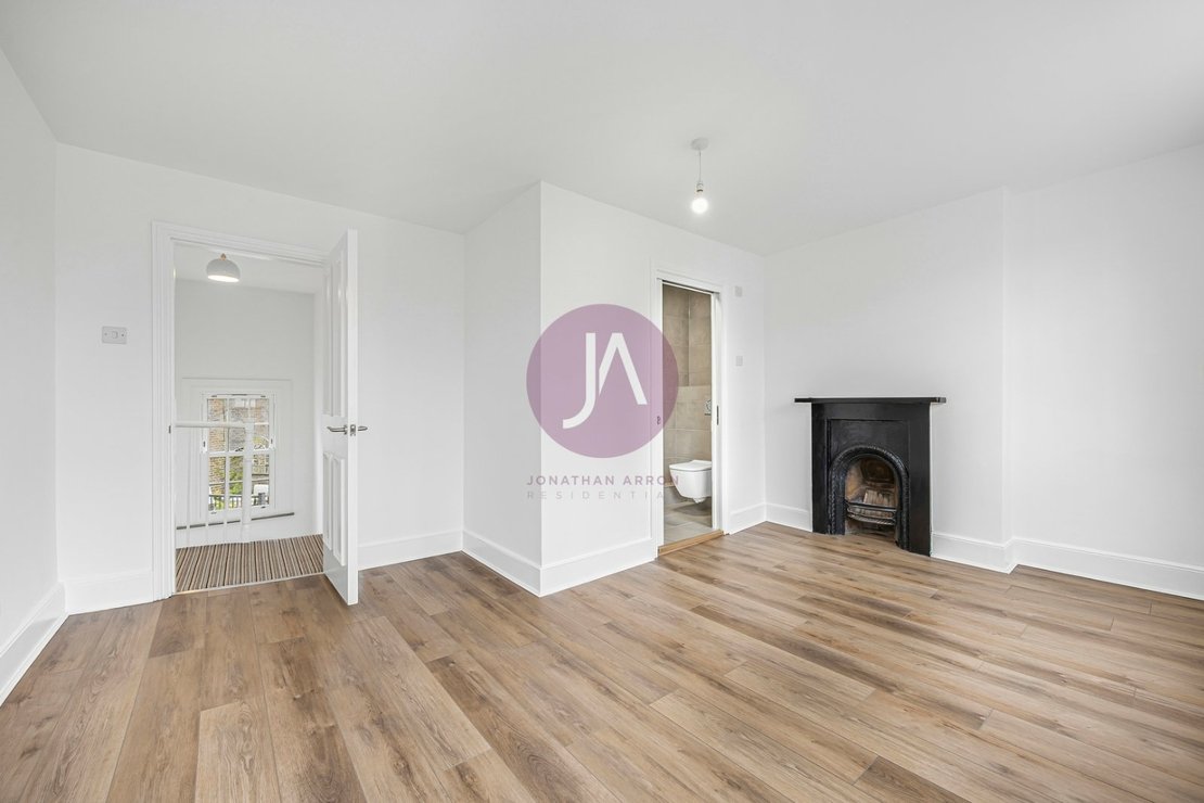 2 bedroom Flat to rent in Caledonian Road-view6