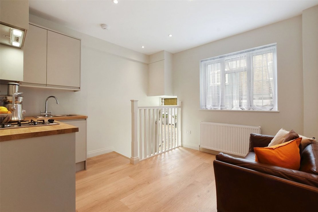 1 bedroom Flat to rent in Cedric Chambers-view1
