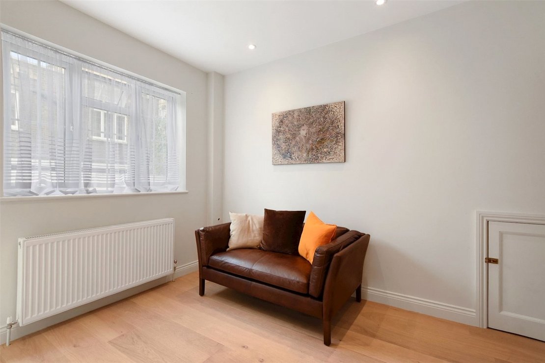 1 bedroom Flat to rent in Cedric Chambers-view5