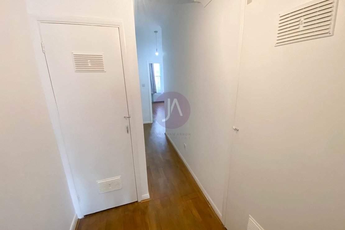 1 bedroom Flat to rent in Chaplin Road-view9
