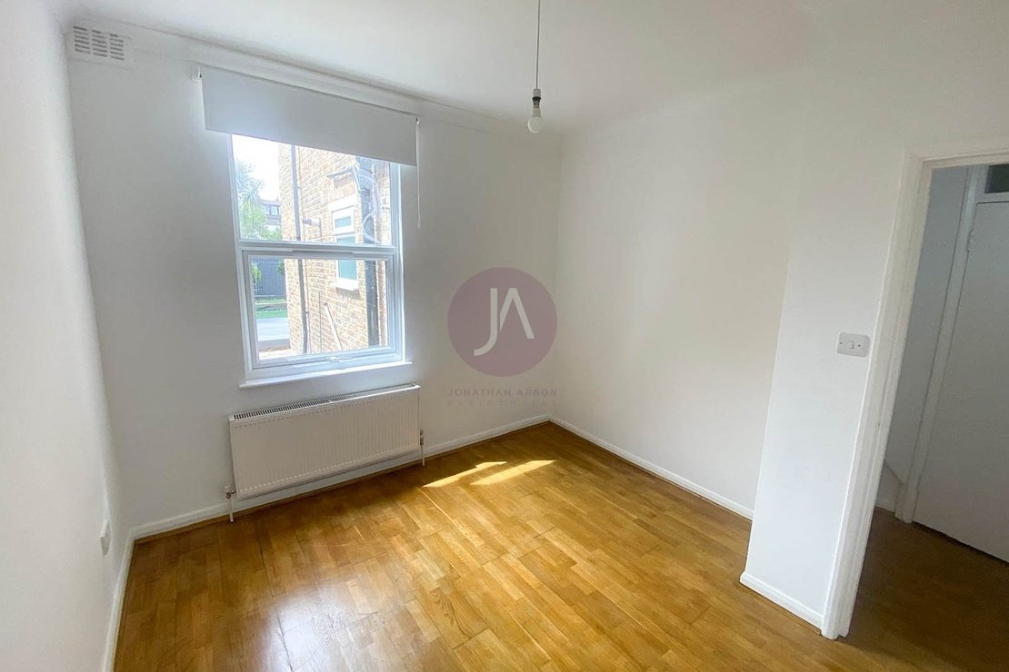 1 bedroom Flat to rent in Chaplin Road-view8