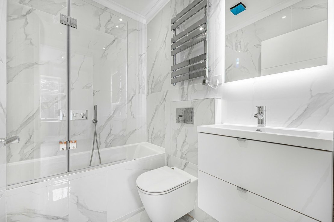 3 bedroom Flat to rent in Chatsworth Road-view5