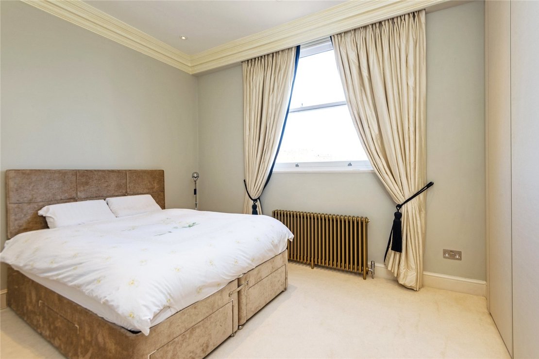 4 bedroom House to rent in Chester Terrace-view15