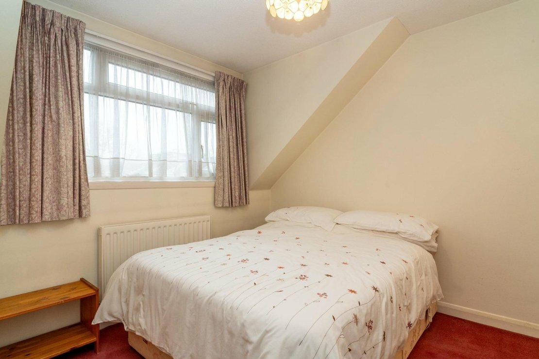 2 bedroom Maisonette to rent in Claire Court-view11