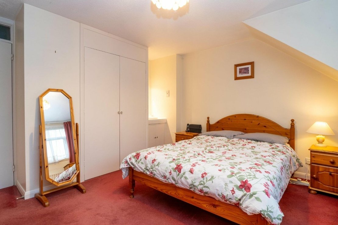 2 bedroom Maisonette to rent in Claire Court-view10