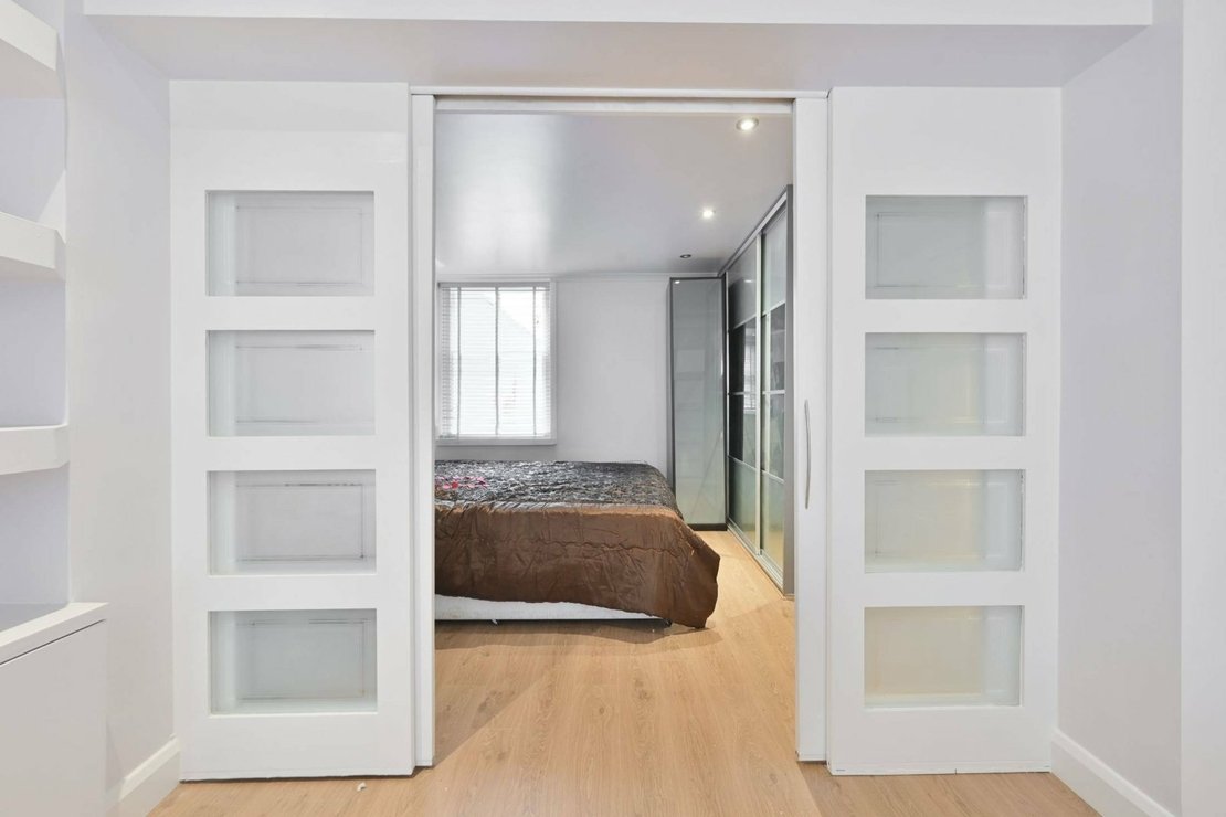 1 bedroom Flat to rent in Clevedon House-view6