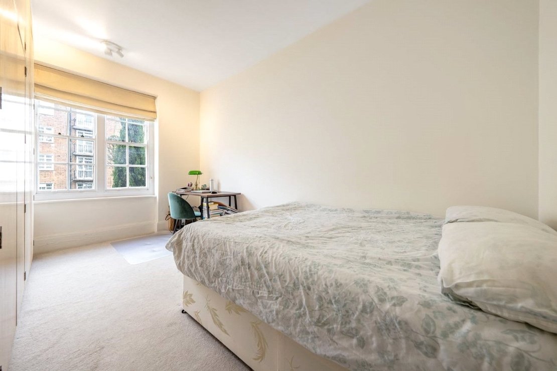 2 bedroom Flat to rent in Clifton Court-view5