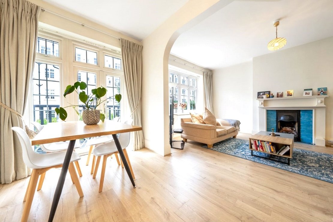 2 bedroom Flat to rent in Clifton Court-view1