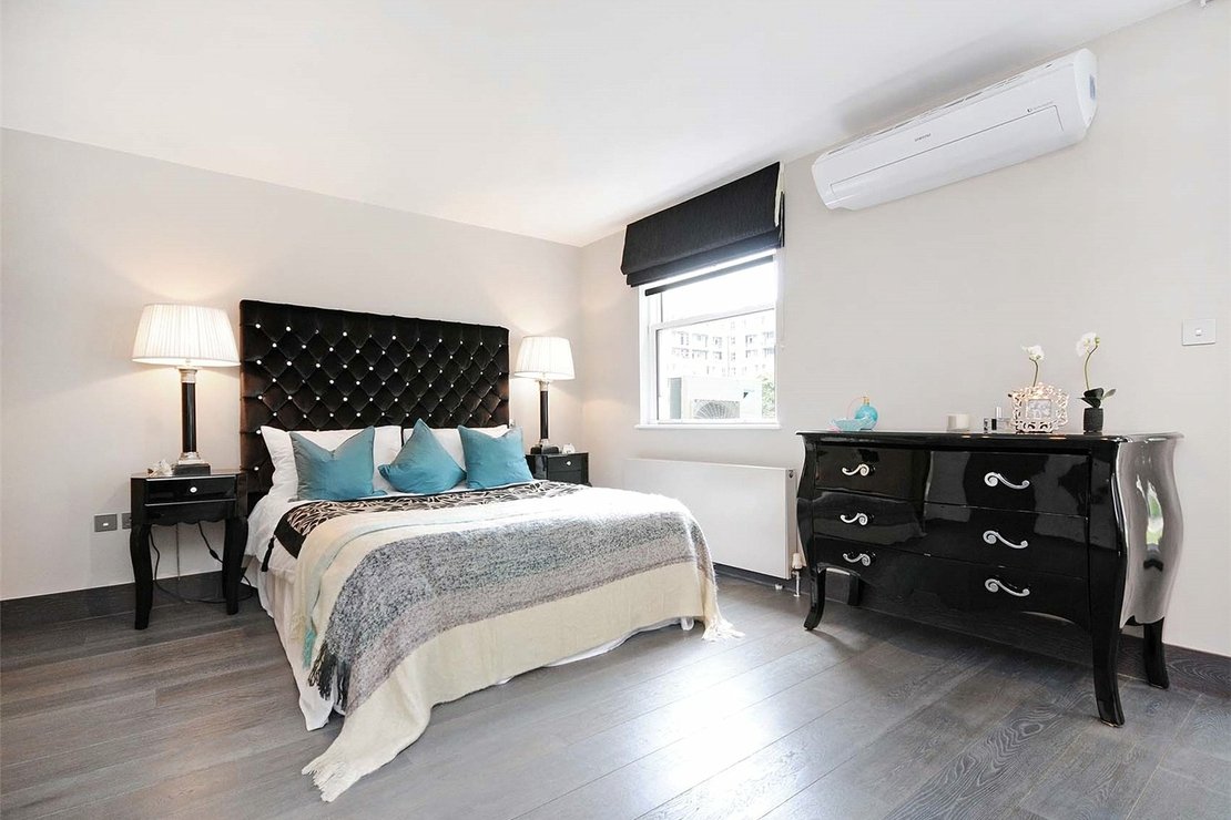 4 bedroom House to rent in Court Close-view7