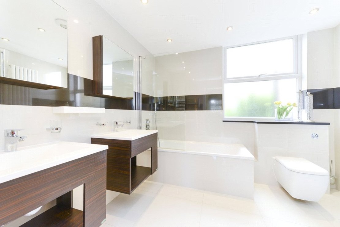 4 bedroom House to rent in Court Close-view6