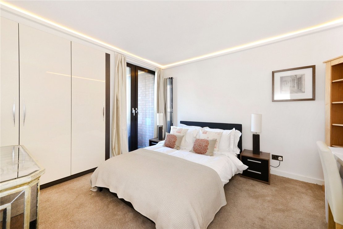 2 bedroom Flat to rent in Cresta House-view11