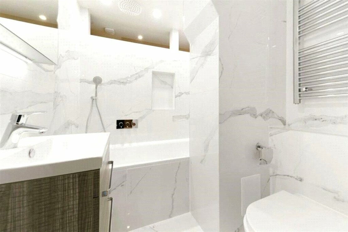 2 bedroom Flat to rent in Cresta House-view8