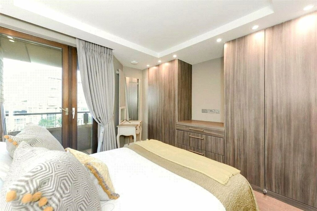 2 bedroom Flat to rent in Cresta House-view6