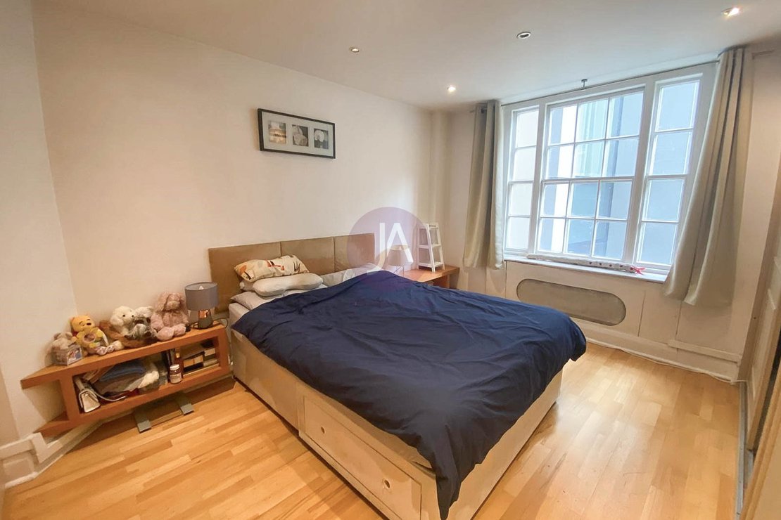 2 bedroom Flat to rent in Cumberland Court-view6