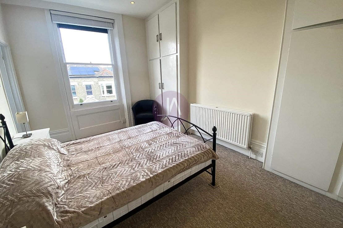 1 bedroom Flat to rent in Dartmouth Park Road-view4