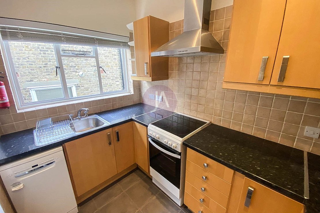 1 bedroom Flat to rent in Dartmouth Park Road-view3