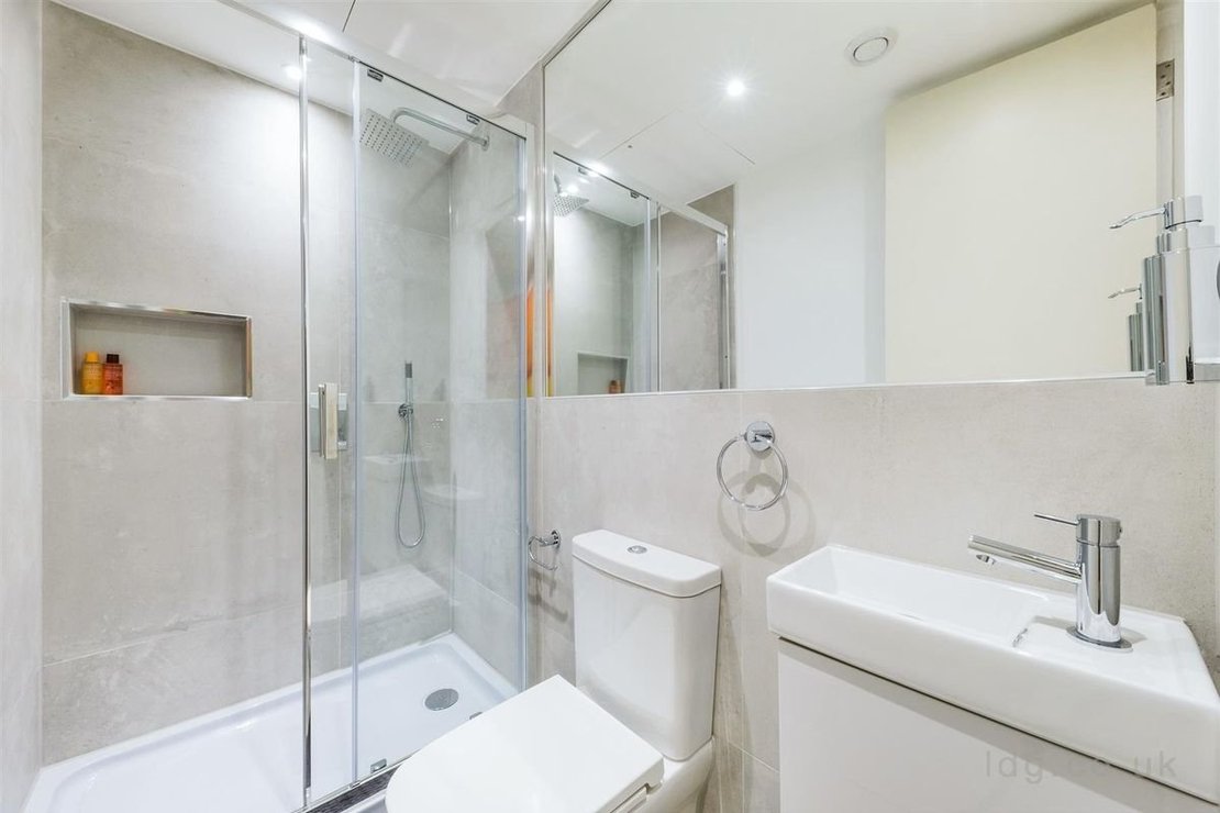 3 bedroom Maisonette to rent in Dean Street-view5