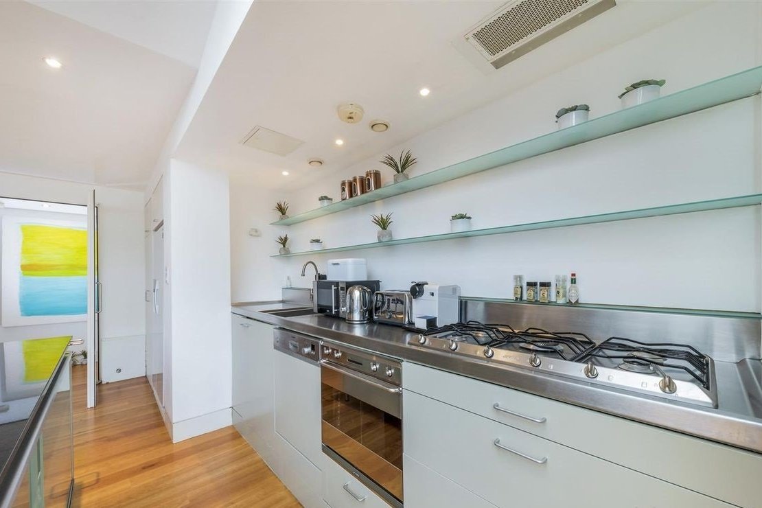 3 bedroom Maisonette to rent in Dean Street-view2