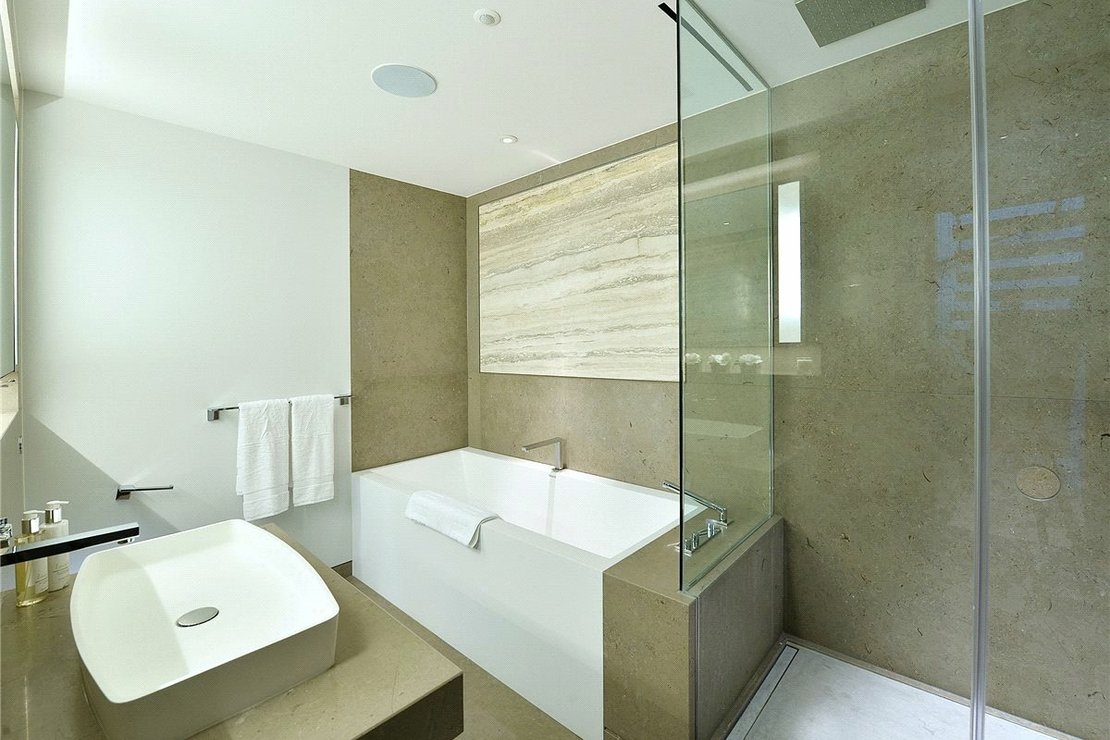 2 bedroom Flat,Newhome to rent in Duke Street-view7