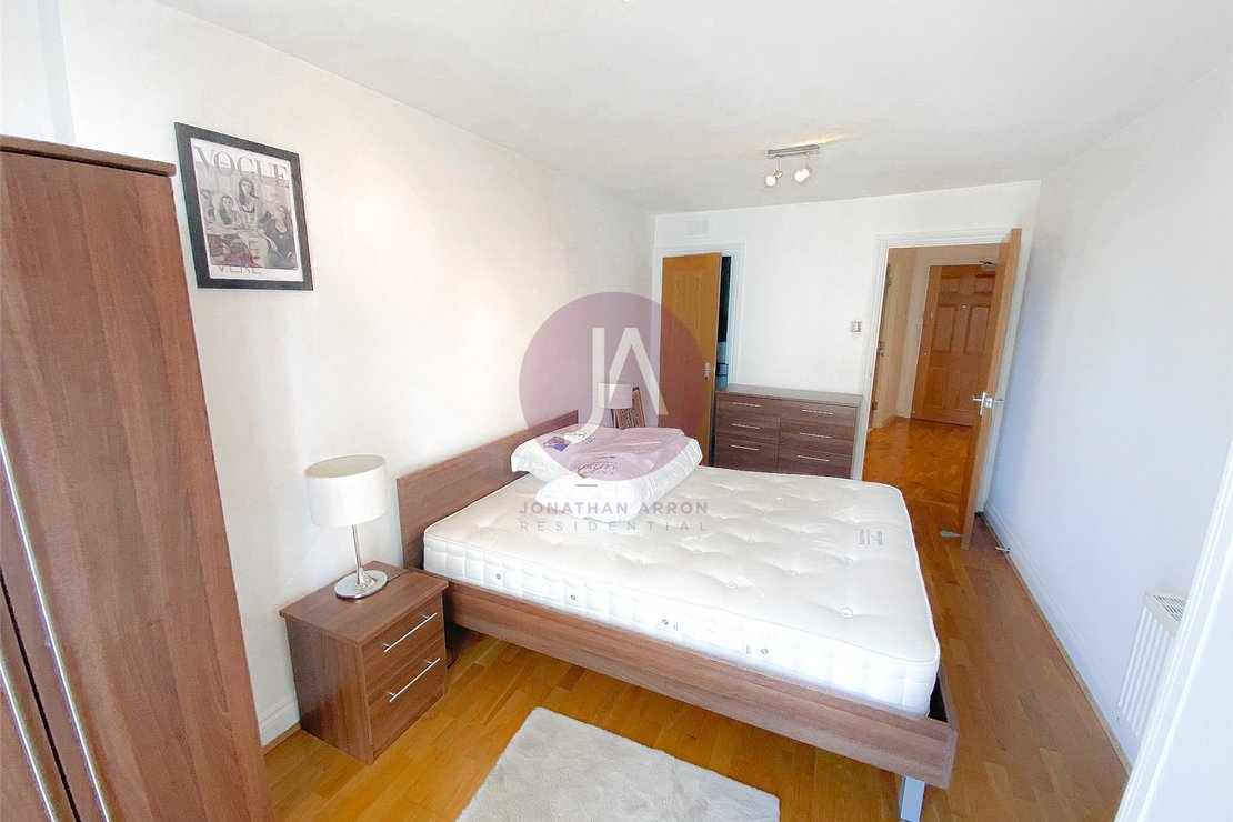 1 bedroom Flat to rent in Elizabeth Court-view8