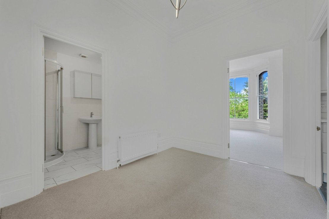 2 bedroom Flat to rent in Ellerdale Road-view11