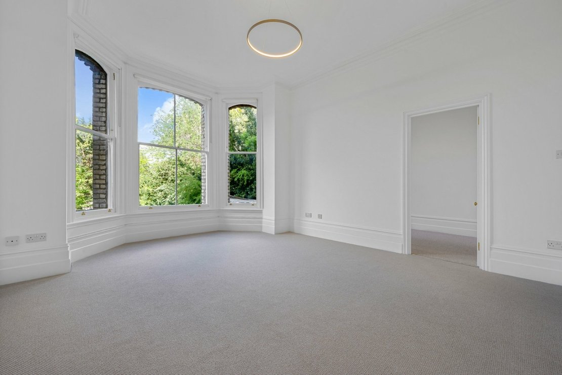 2 bedroom Flat to rent in Ellerdale Road-view5