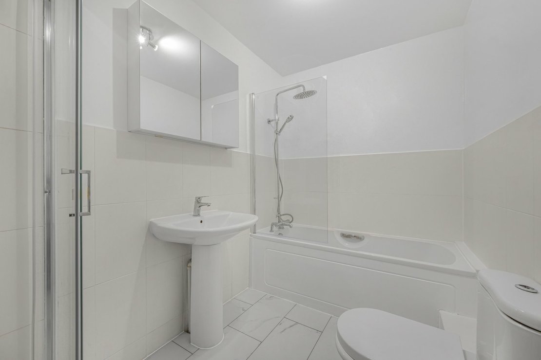 2 bedroom Flat to rent in Ellerdale Road-view6
