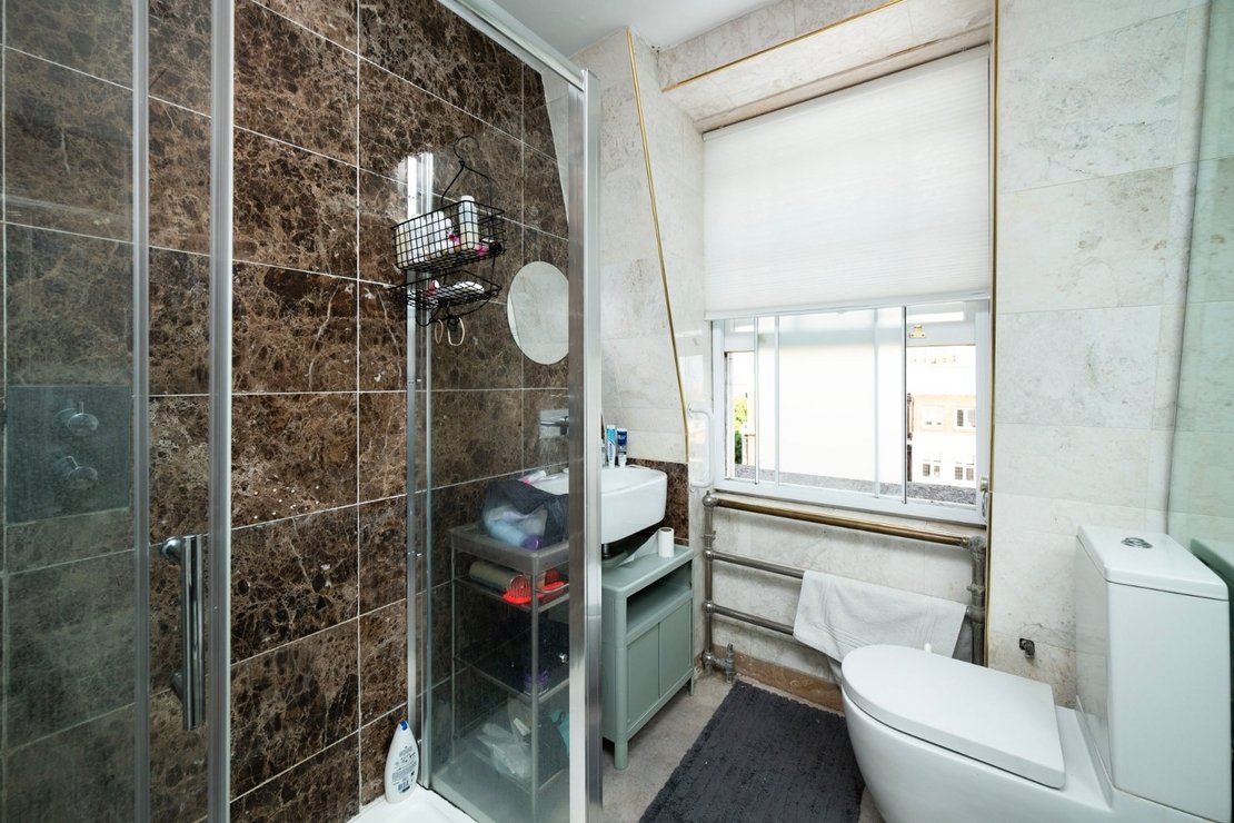 2 bedroom Flat to rent in Eyre Court-view8